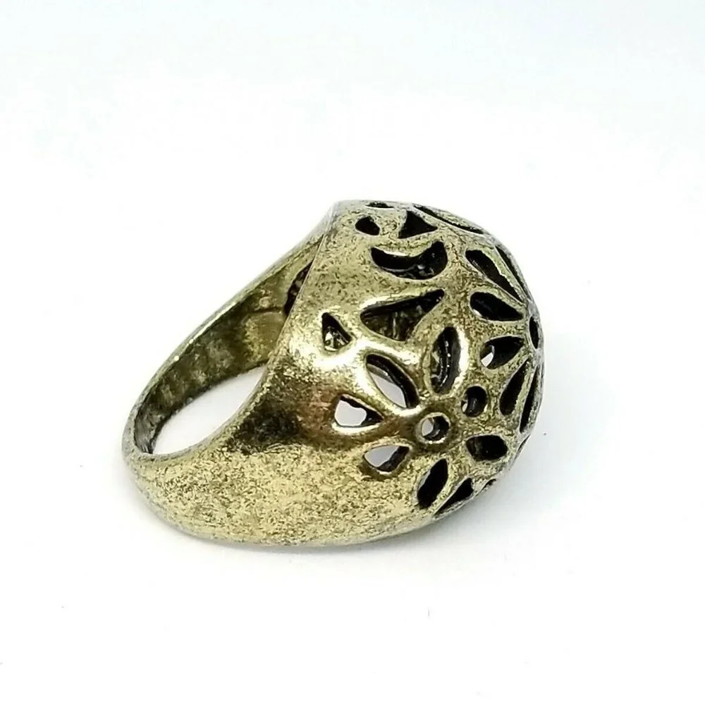 Flower Filigree Dome Gold Tone Retro Ring 9